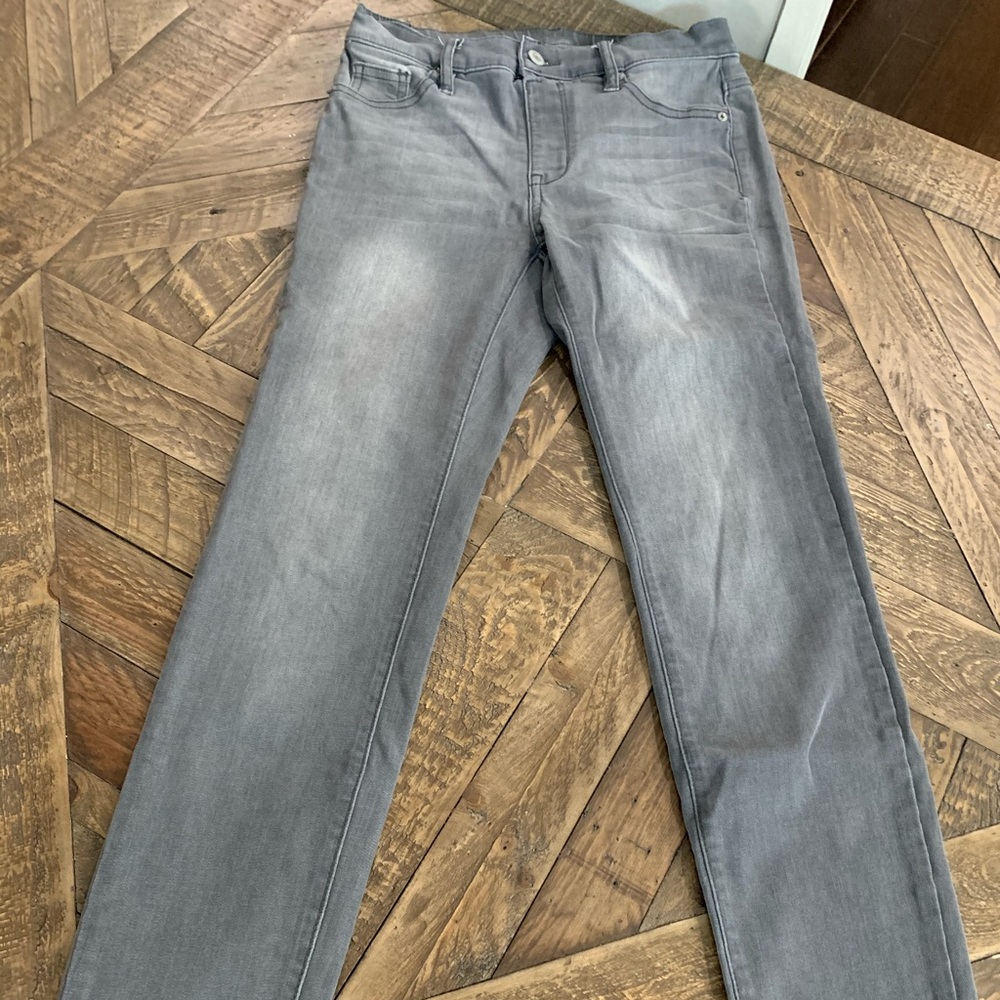 Pull-on Grey Legging Jeans by New York & Company
